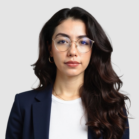 Elvia Motta headshot.
